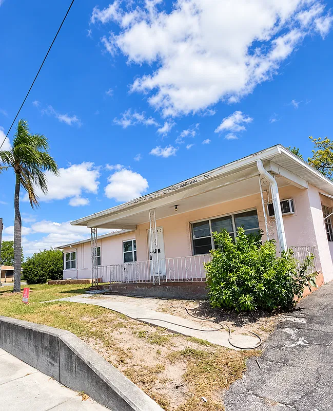 1 bed, 1.0 bath, 700 sqft, $1,295 — Photo 3