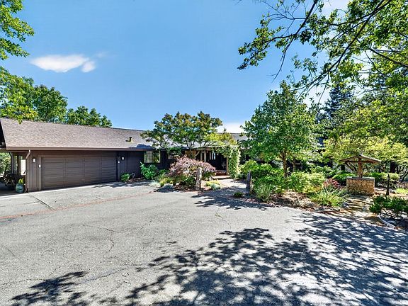 2nd image of 513 Colony Road