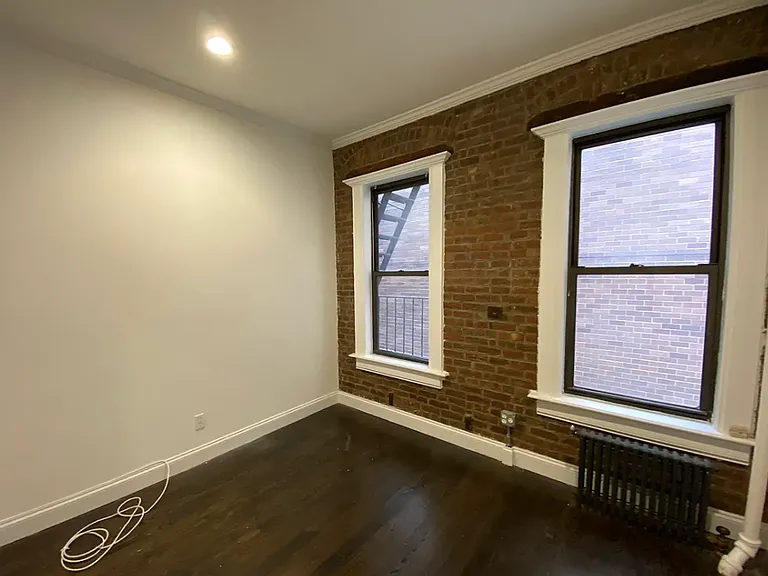 239 E 58th St #2H — Photo 1