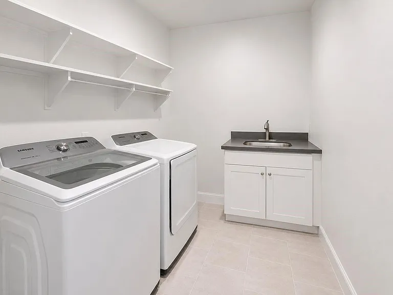 7711 Shannon Dr — Photo 12