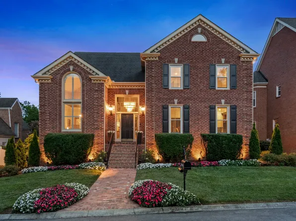 203 Kensington Park, Nashville, TN 37215