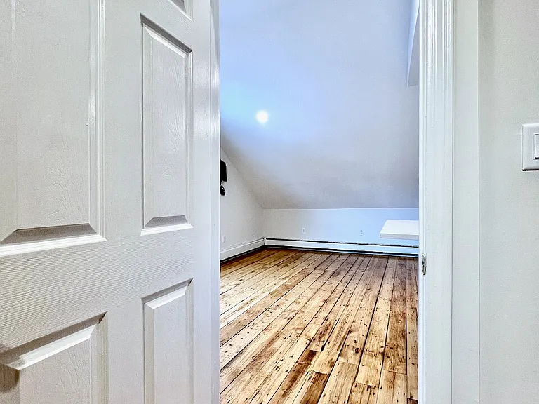 131 Pearl St — Photo 10