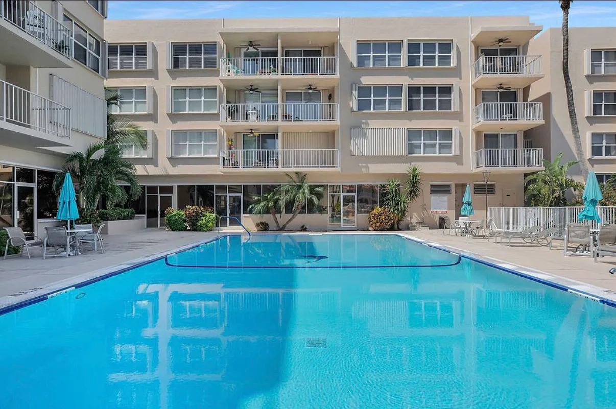 Studio, 398 sqft, $2,150 — Photo 3