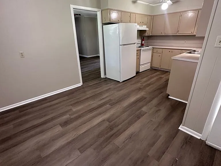 706 Fremont Pl — Photo 6