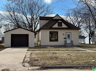 414 Cherokee St, Alta, IA 51002