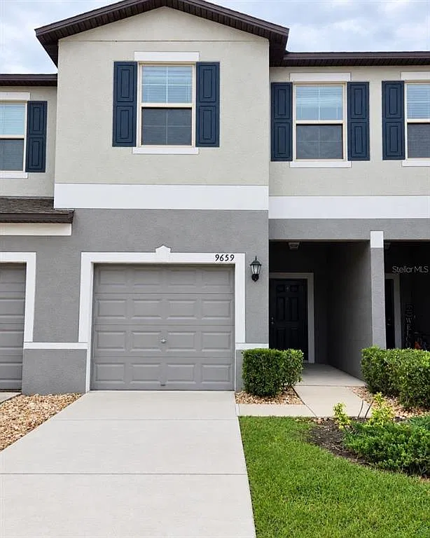 3 bed, 2.5 bath, 1701 sqft, $2,300 — Photo 1