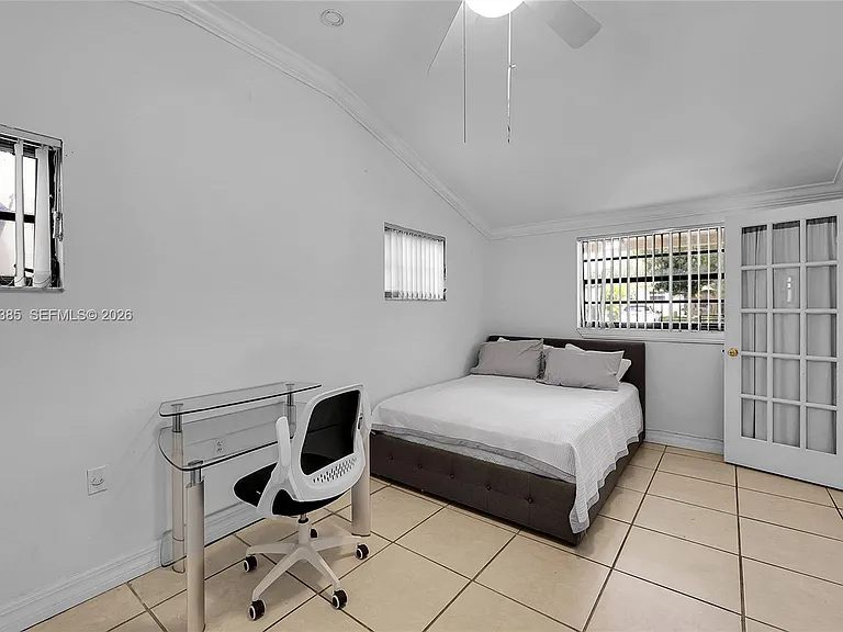 3614 SW 58th Ave — Photo 9