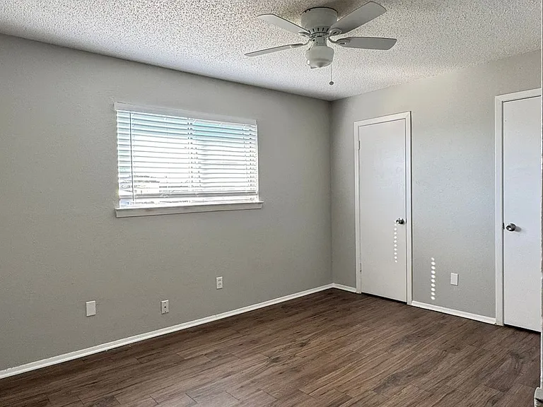 Mesa Park II (Bella Capri) — Photo 14