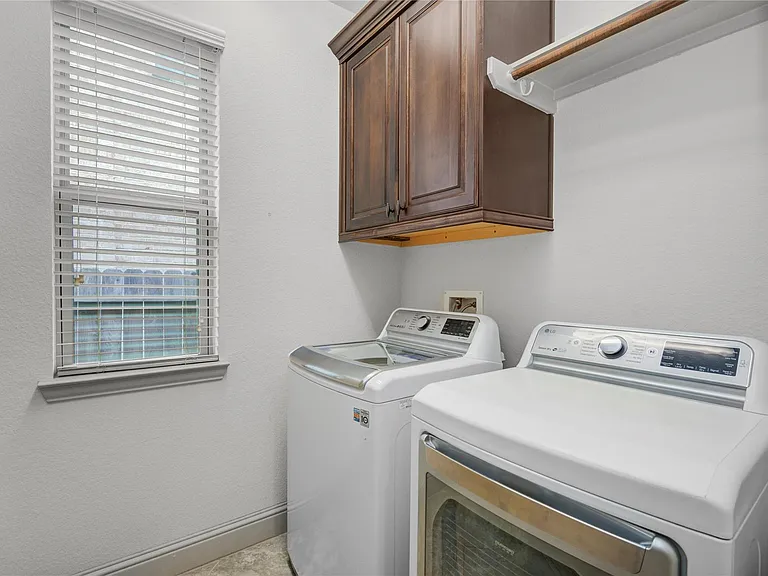 1644 Longwood Glen Ln — Photo 15