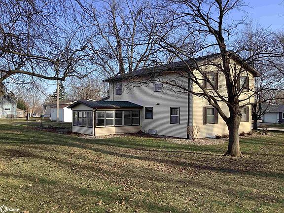 4th image of 708 3rd Ave SE