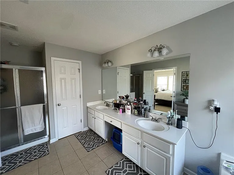 8960 Friarbridge Dr — Photo 12