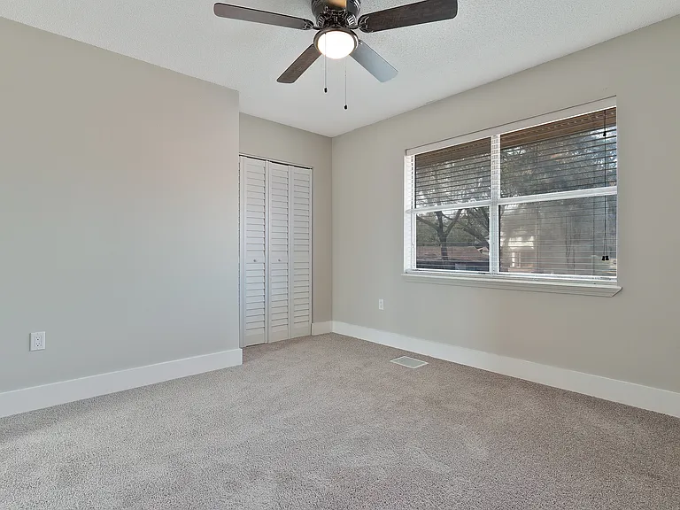Emerald Cove West — Photo 22