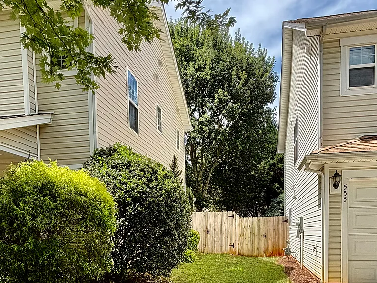 551 Tribune Dr — Photo 2