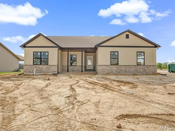 951 Forbs Dr, Waterloo, IL 62298