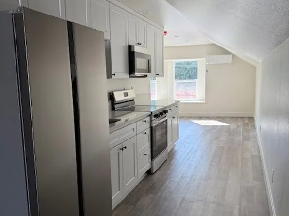 250-Edgewater 7-Plex