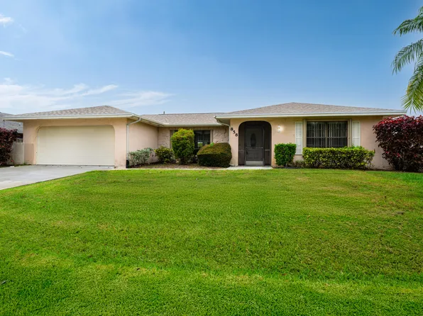 858 SE Roulette Lane, Port St Lucie, FL 34983
