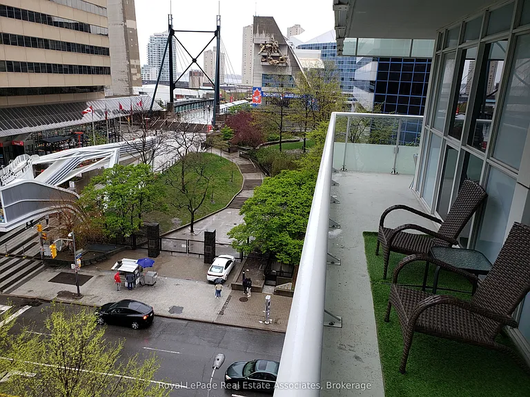 300 Front St W #611 — Photo 16
