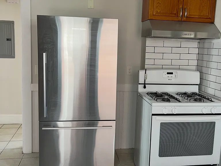 4110 Washington St #2 — Photo 11