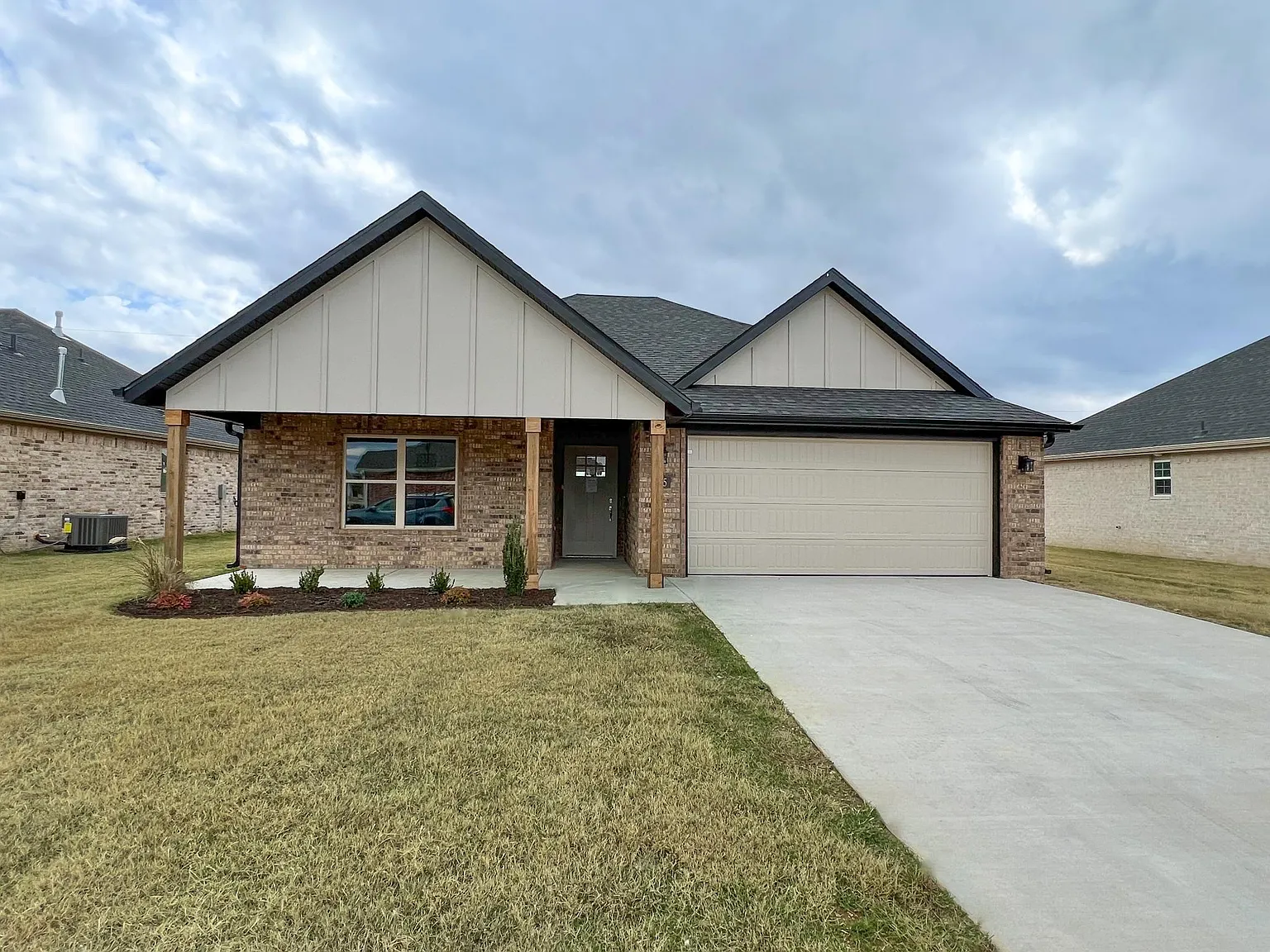 3 bed, 1524 sqft, $1,800 — Photo 1
