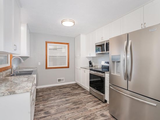 3915 McKnight Rd N, White Bear Lake, MN 55110