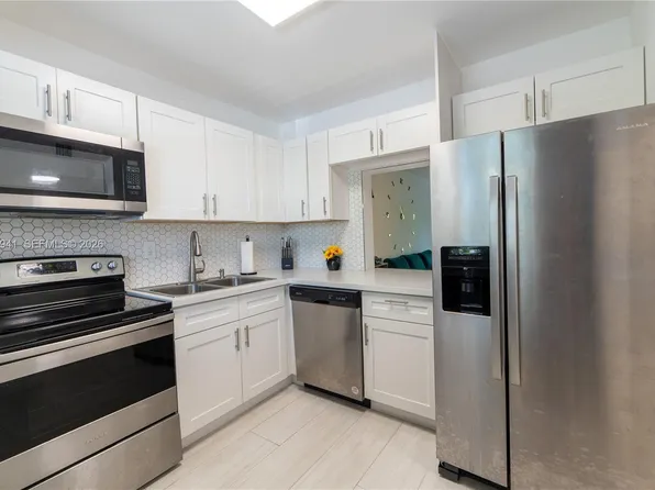 3900 NW 76th Avenue #212, Sunrise, FL 33351