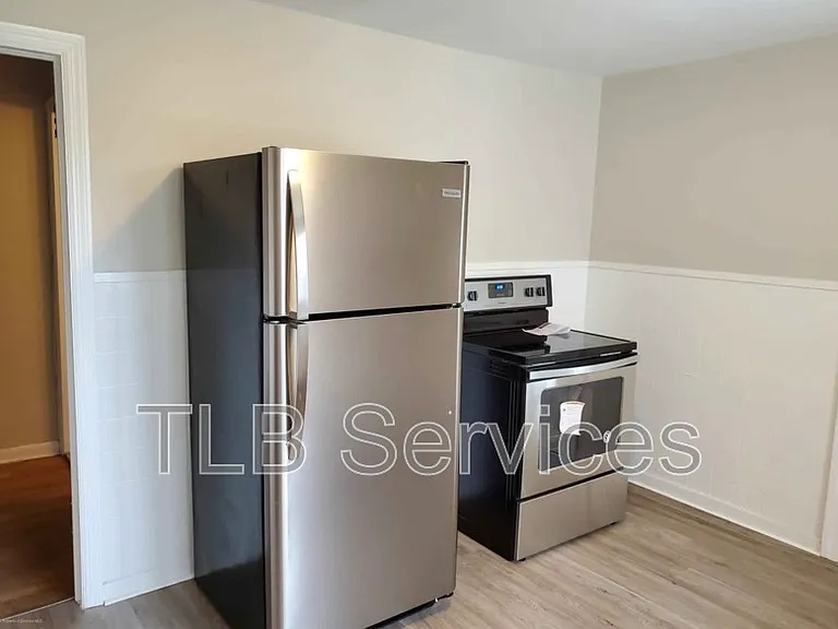 1310 Pittston Ave #3 — Photo 2