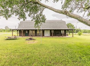 1302 Hitchings Rd, Ponder, TX 76259
