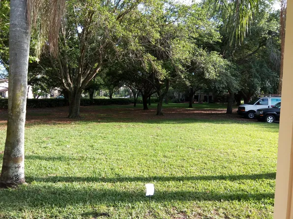 2898 Thaxton Dr APT 73, Palm Harbor, FL 34684