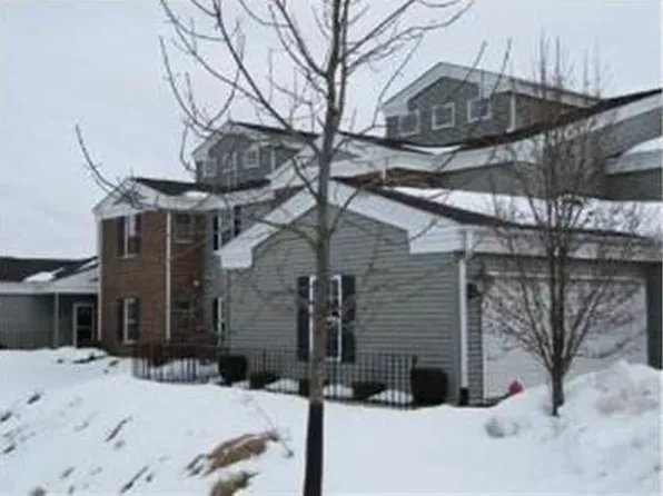 8114 Honeysuckle Ct, Fox Lake, IL 60020