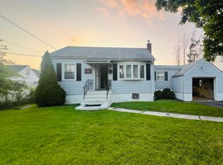 1011 E Blancke St, Linden, NJ 07036