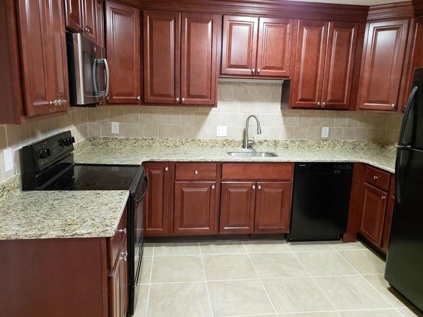26 Balance Rock Rd APT 8