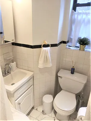 Rented by CitySites Real Estate Group | media 32