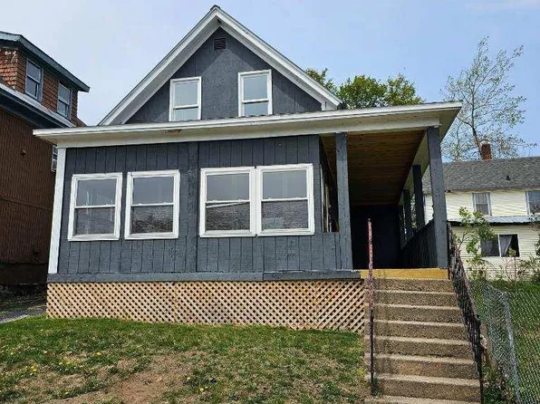 19 Park St, Tupper Lake, NY 12986