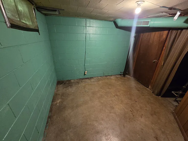 1524 W Kettelle St — Photo 15