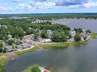 28 Pinehurst Dr, Wareham, MA 02571