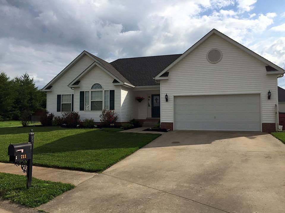 2nd image of 711 Yellowwood Ct
