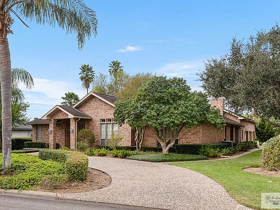2nd image of 417 Palm Valley Dr W
