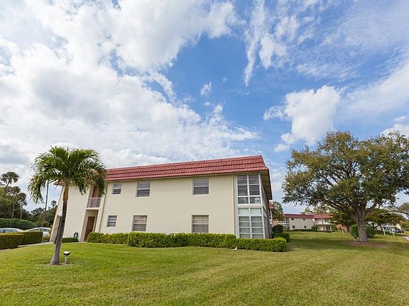 Home For Sale In Vista Royale