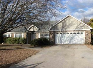 107 Blackberry Ln, Warner Robins, GA