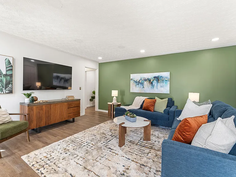 2726 Whitehurst Dr NE — Photo 17