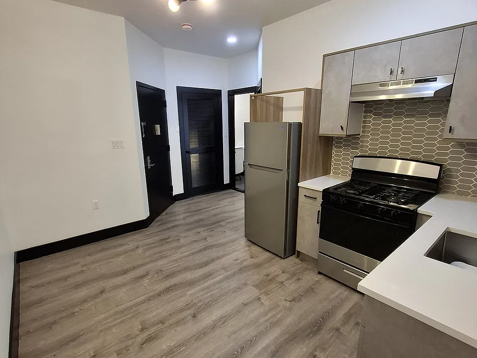 11 Thomas St #1B