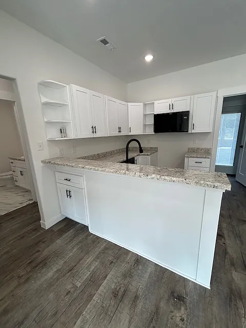 3 bed, $1,400 — Photo 4