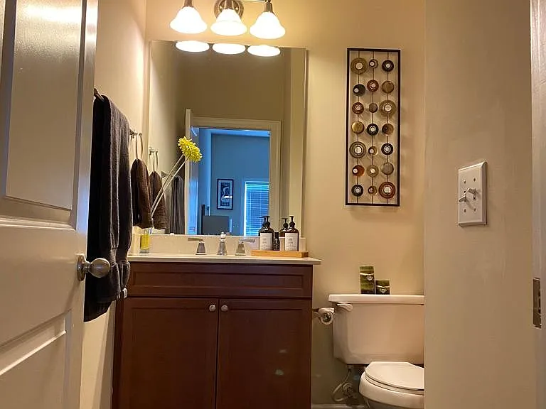 1903 Kenilworth Ave #305 — Photo 10