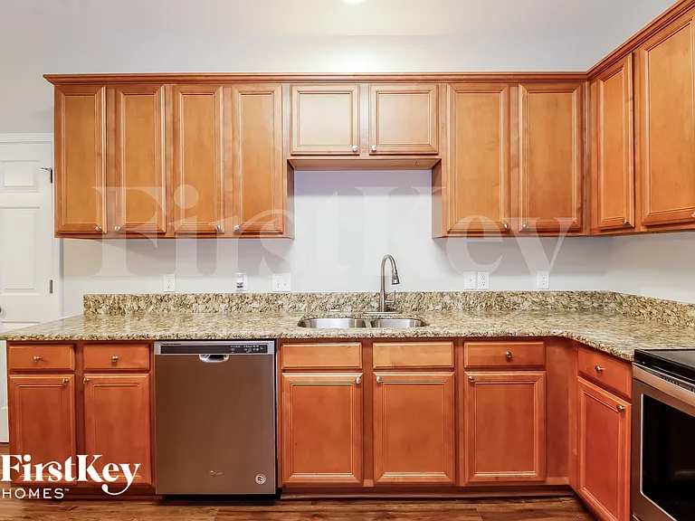 708 Hawthorn Ridge Dr — Photo 7