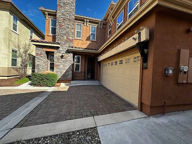 350 Cortona Way photo 1