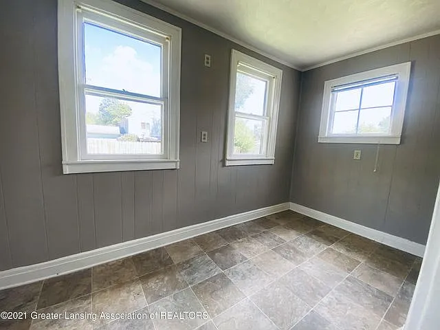 809 E Gier St — Photo 9