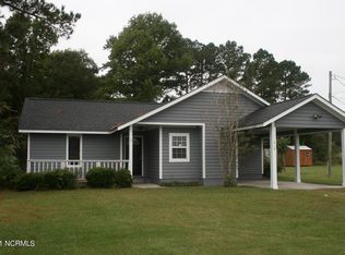 416 W Willis Landing Rd, Hubert, NC 28539