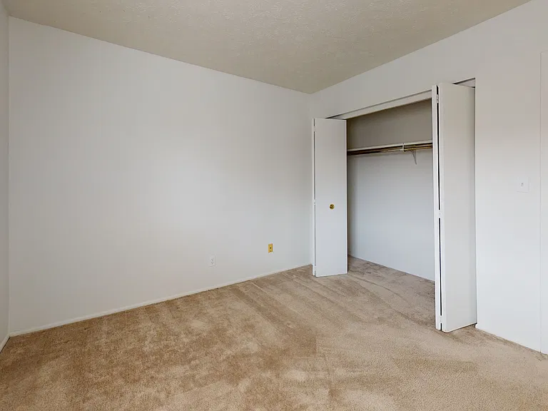 Kendall Manor Apartments — Photo 16