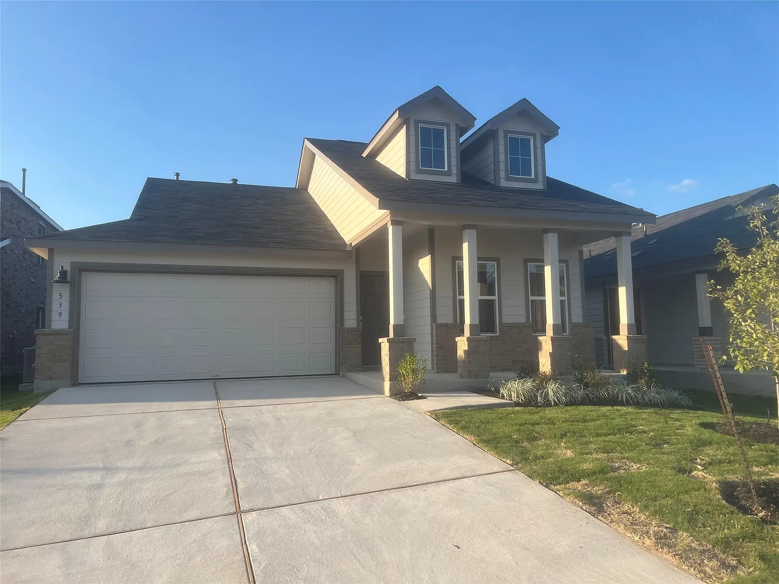 4 bed, 3.0 bath, 1913 sqft, $2,099 — Photo 4