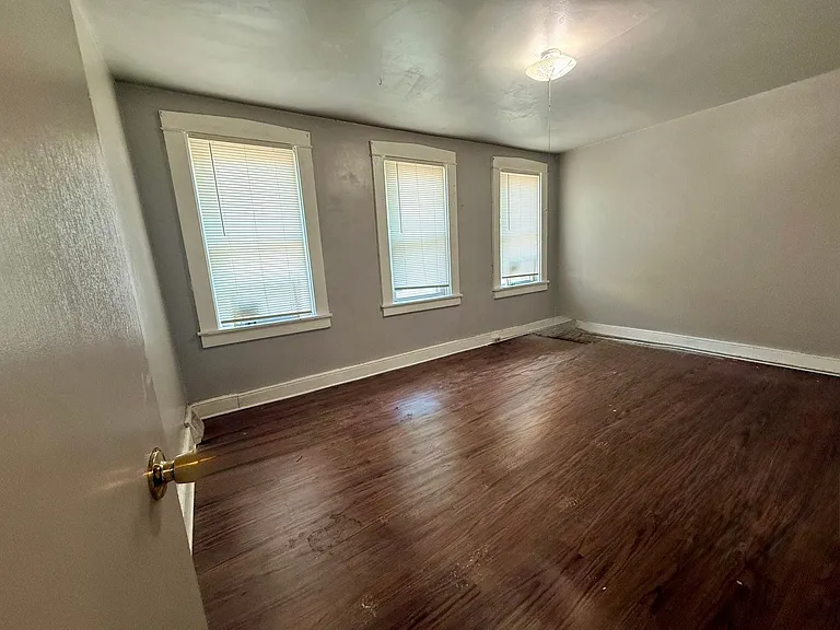 13 Hazel St — Photo 8